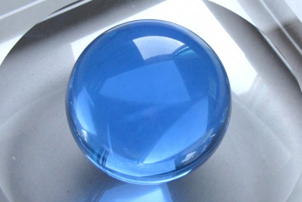 glass-sphere-light-blue