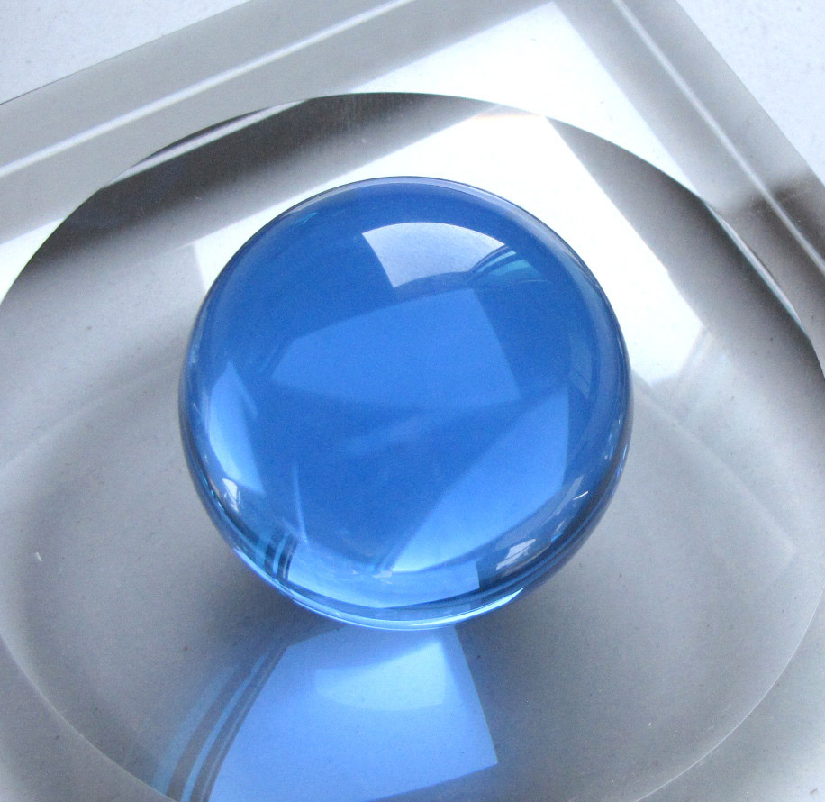 glass-sphere-light-blue